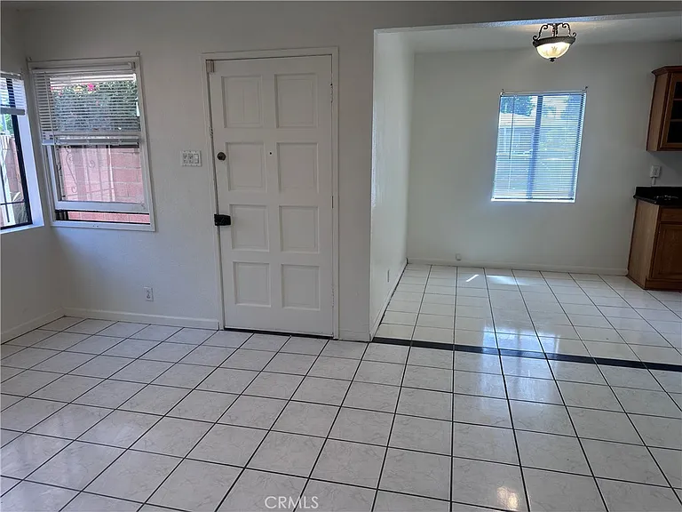3615 Caspian Ave — Photo 7