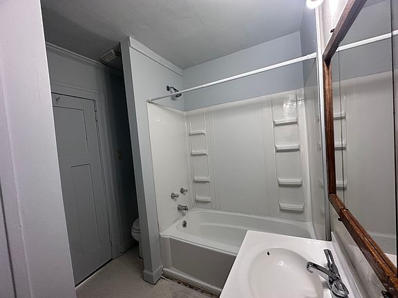 4th image of 1514 N Franklin St