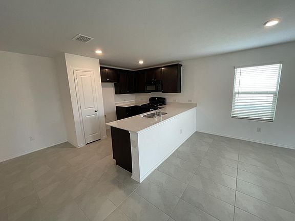 2nd image of 348 Pueblo Bonito Trl