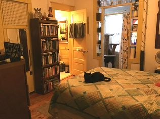 1049 E Johnson St APT 2, Madison, WI 53703