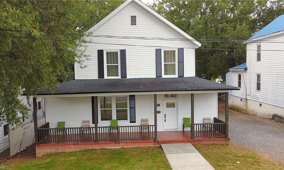 1st image of 621 Lindsey St