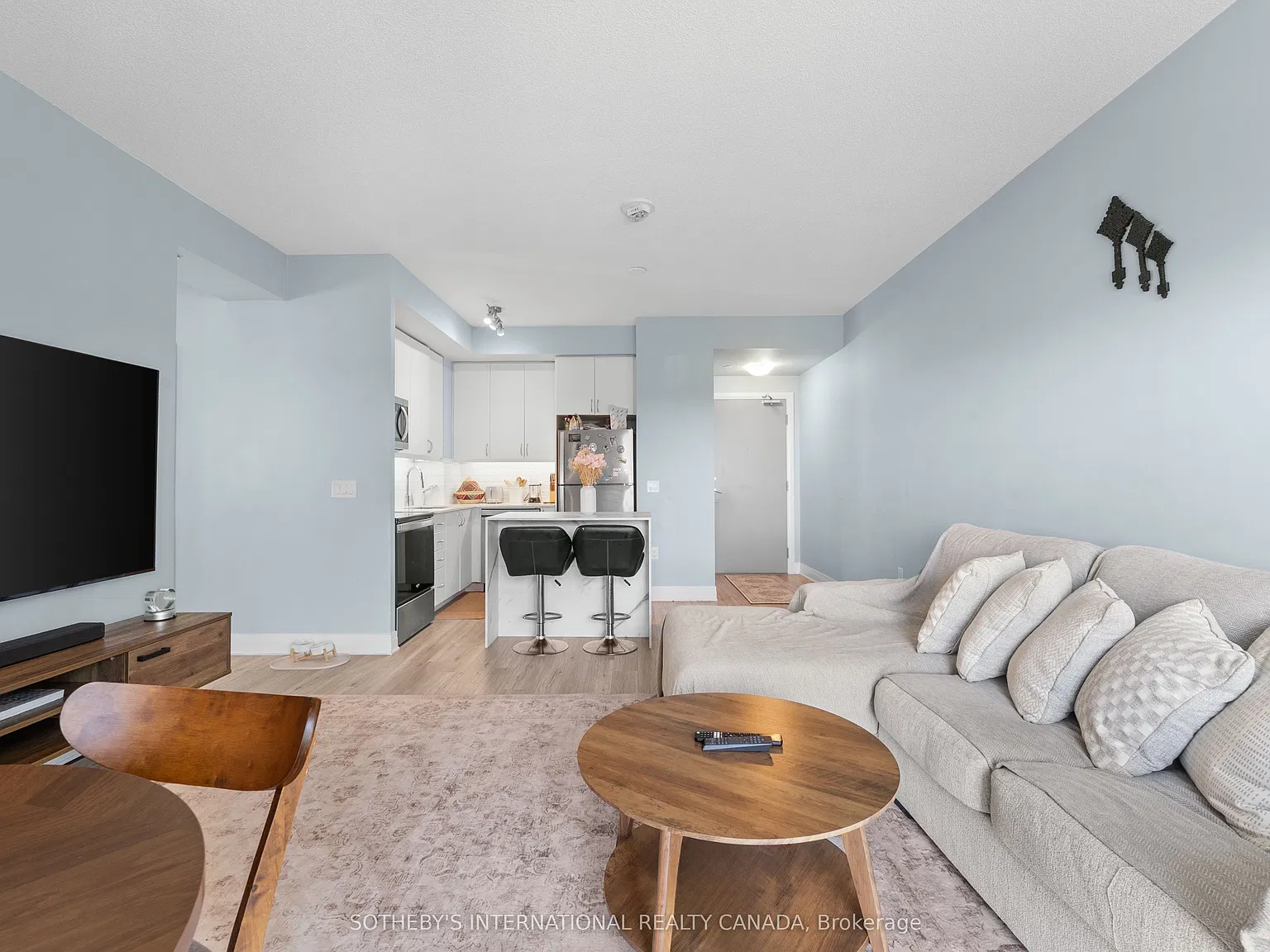 2 bed, $2,750 — Photo 2