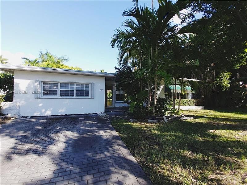 1st image of 7721 Coquina Dr #7721