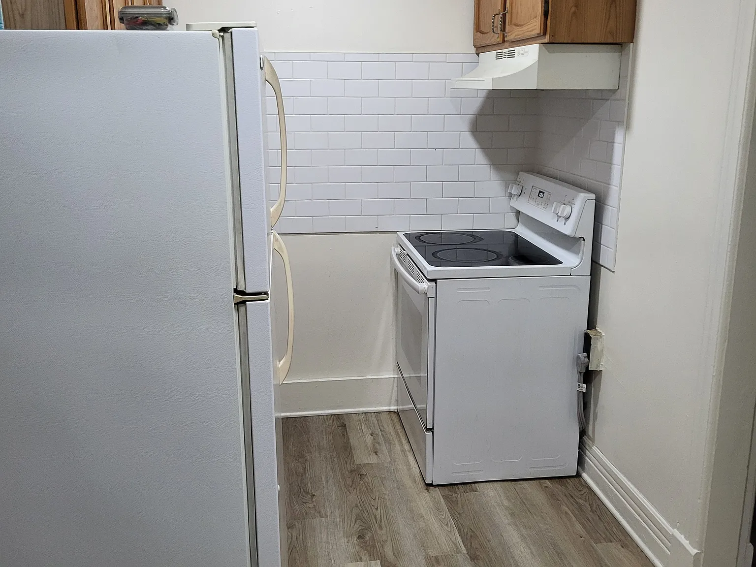 1523 Van Vranken Ave — Photo 2