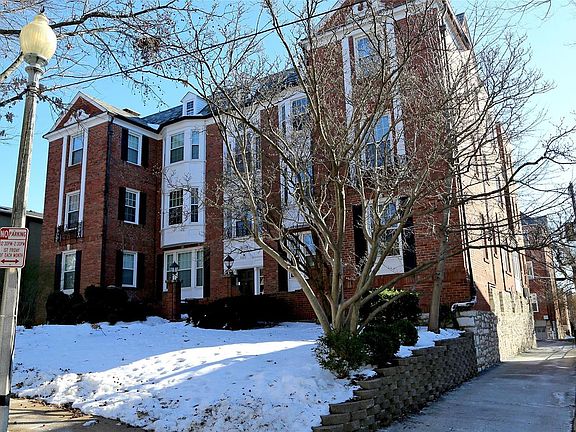 2nd image of 7520 Oxford Dr APT 3E