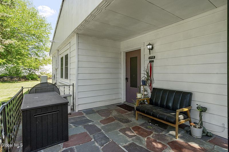 4th image of 270 Osborne Road