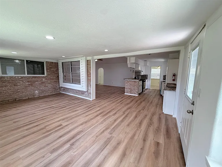 12214 Corona Ln — Photo 31