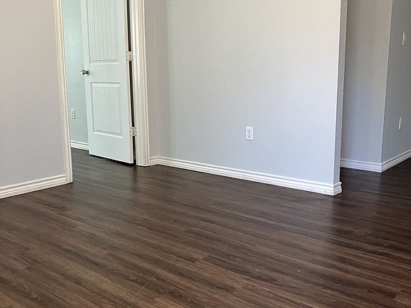 2nd image of 1200 Peak St