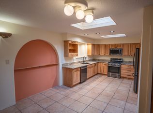 888 Camino Consuelo, Santa Fe, NM 87507
