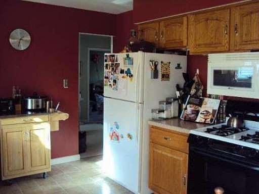4th image of 22228 Evergreen St