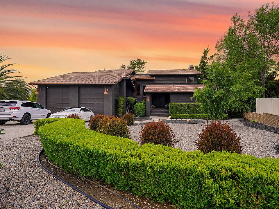 1st image of 24020 Vista Vicente Ct
