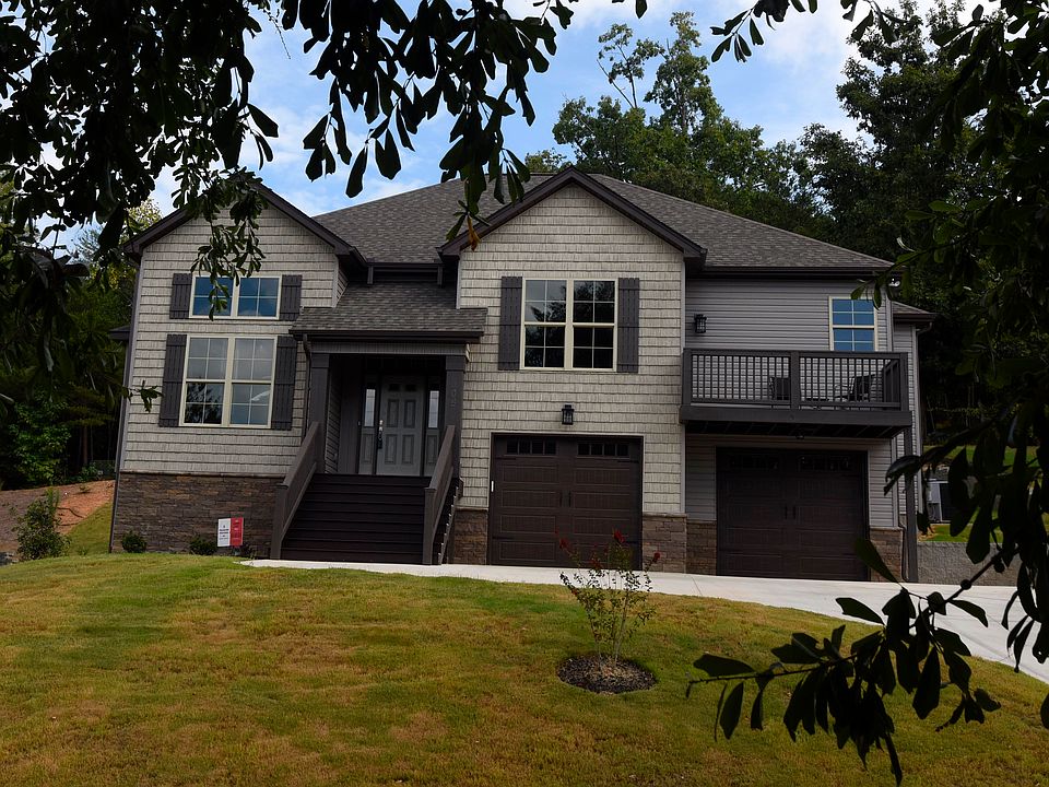 BEAUTIFUL CUSTOM HOME!