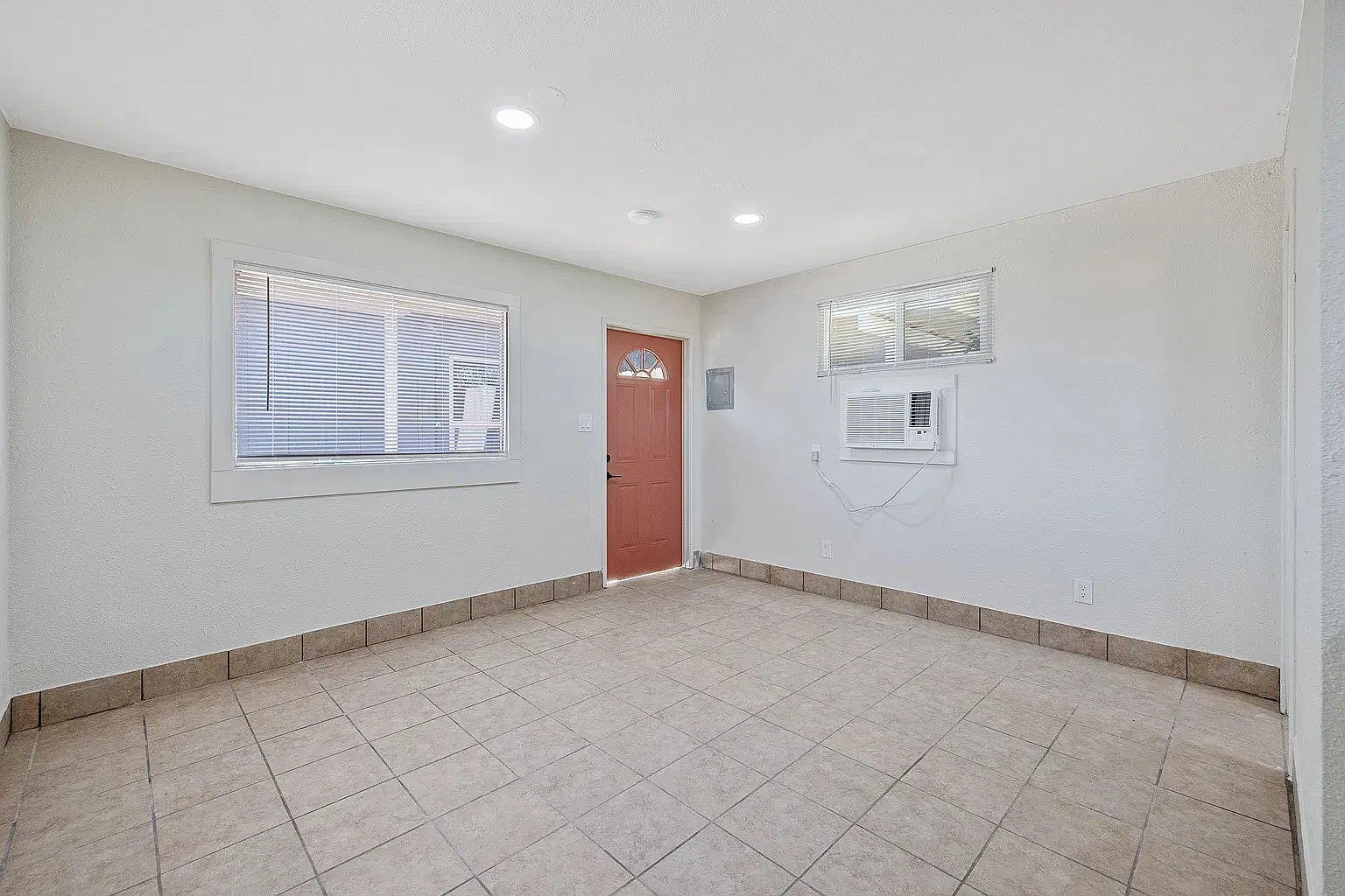 19415 Empire Street - 2 — Photo 3