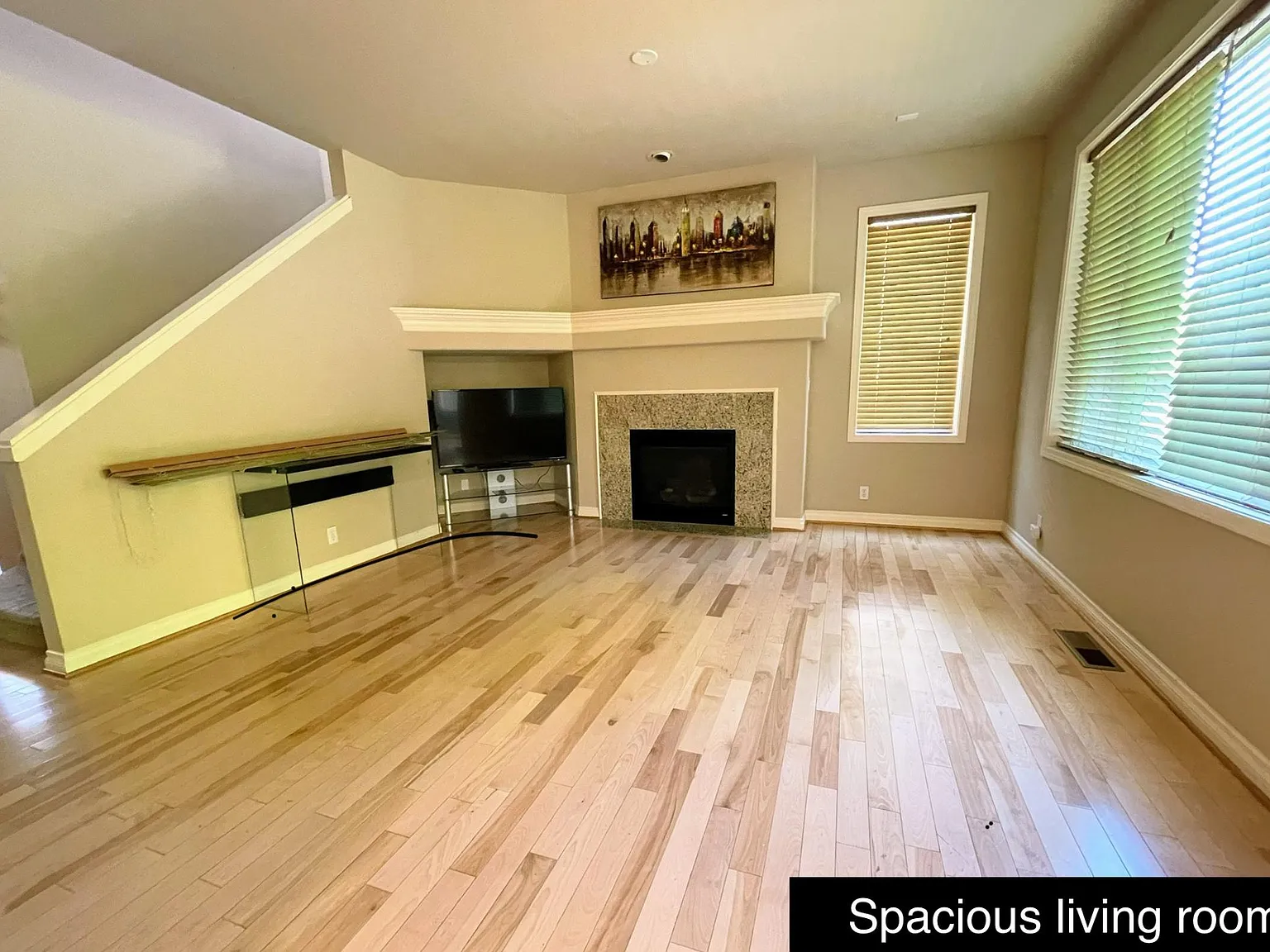 19214 NE 68th Way — Photo 2