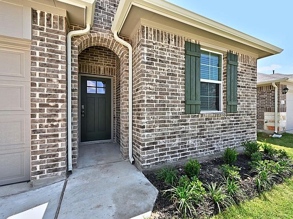 3rd image of 112 Medinah Ln