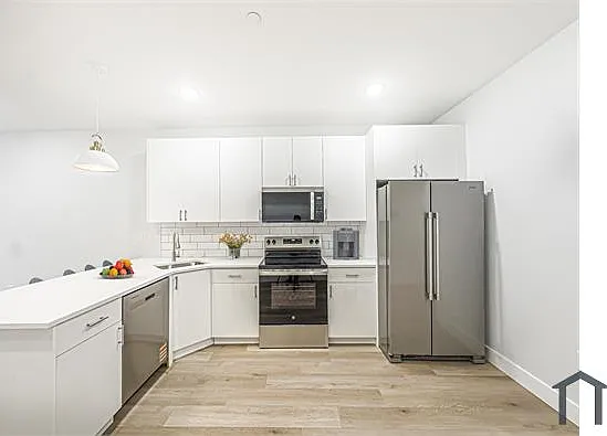 2 bed, $1,600 — Photo 4