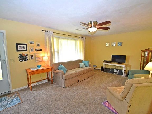 2nd image of 18384 Wee Acres Dr