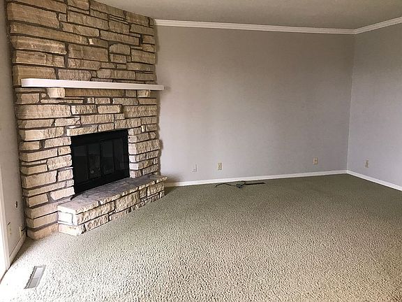 2nd image of 6117 Greenbriar Ln SW Unit B