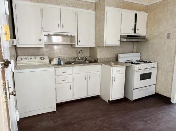 891 Livonia Avenue image 1 of 4