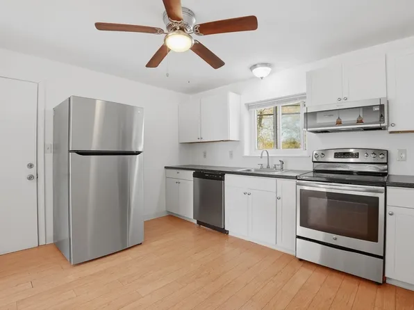 5455 N Main St APT 3D, Fall River, MA 02720