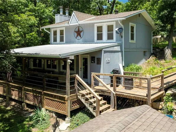 197 SW Lakeside Dr, La Cygne, KS 66040