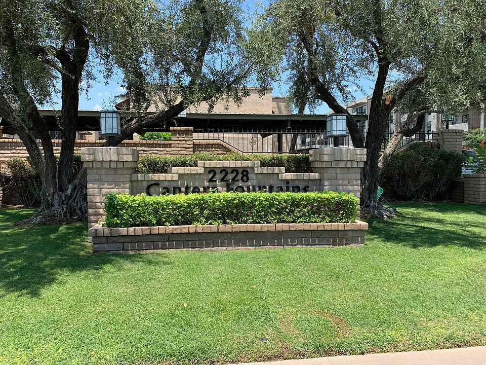 Entrance to Cantera Fountains