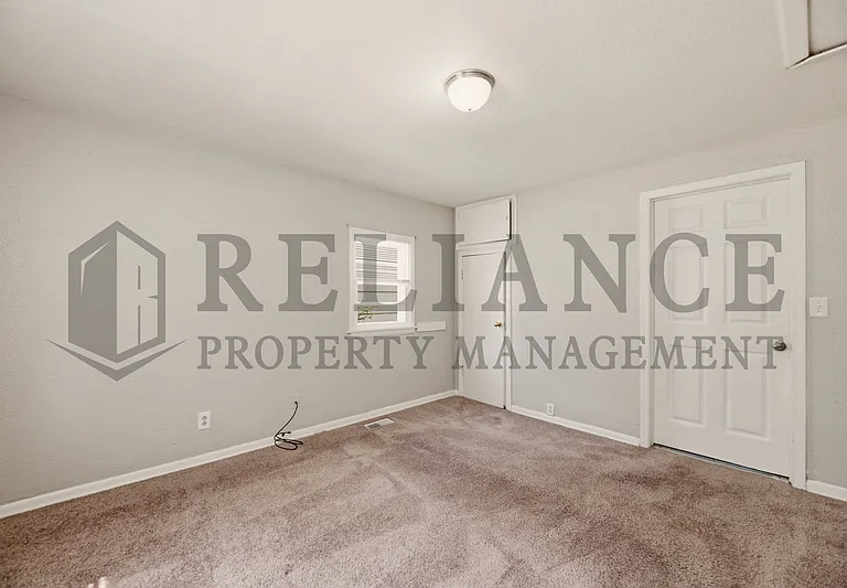1126 S Silverdale Ct — Photo 29
