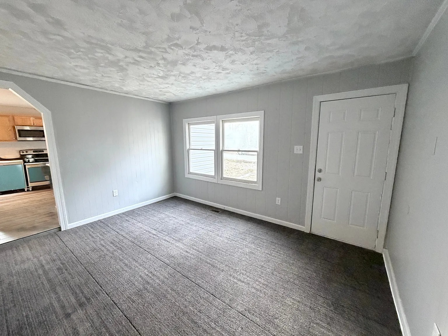 3 bed, 1240 sqft, $1,950 — Photo 3