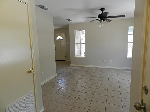 3rd image of 305 Segovia Dr