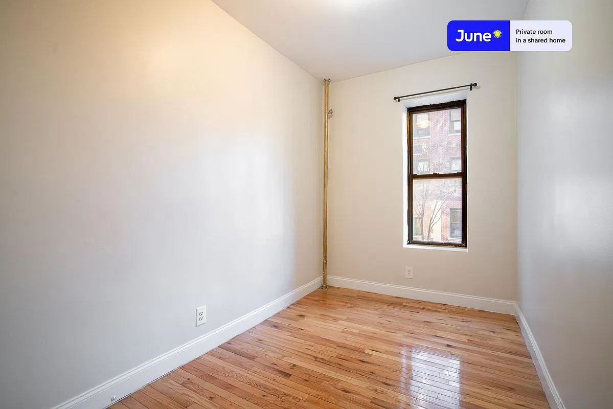 Full bedroom in 4 bed/1 bath home in Central Harlem #1653 B — Photo 2