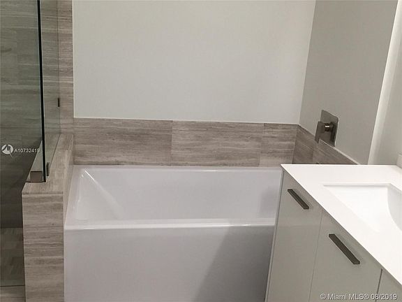 4th image of 1300 Brickell Bay Dr #Cu-4