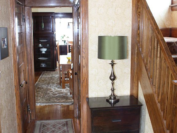 5th image of 809 S Elmwood Ave