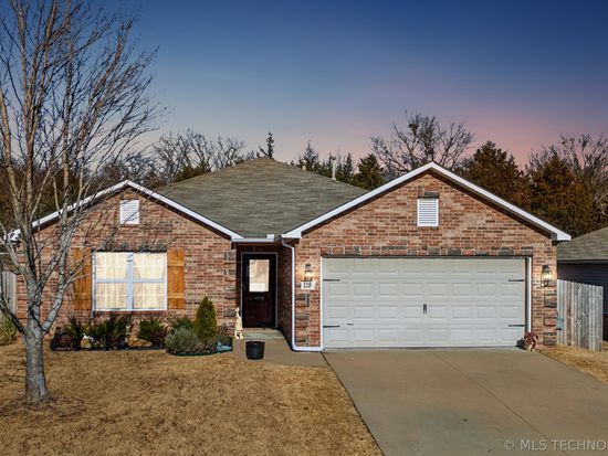 1315 Panther Ln, Sapulpa, OK 74066