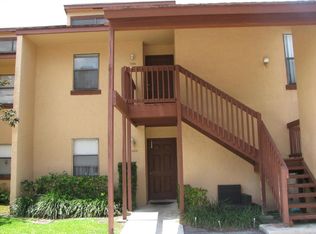 1106 Lakeview Dr E, Royal Palm Beach, FL 33411