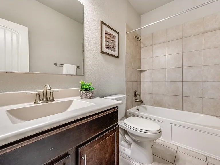 2417 Austin Ln — Photo 15