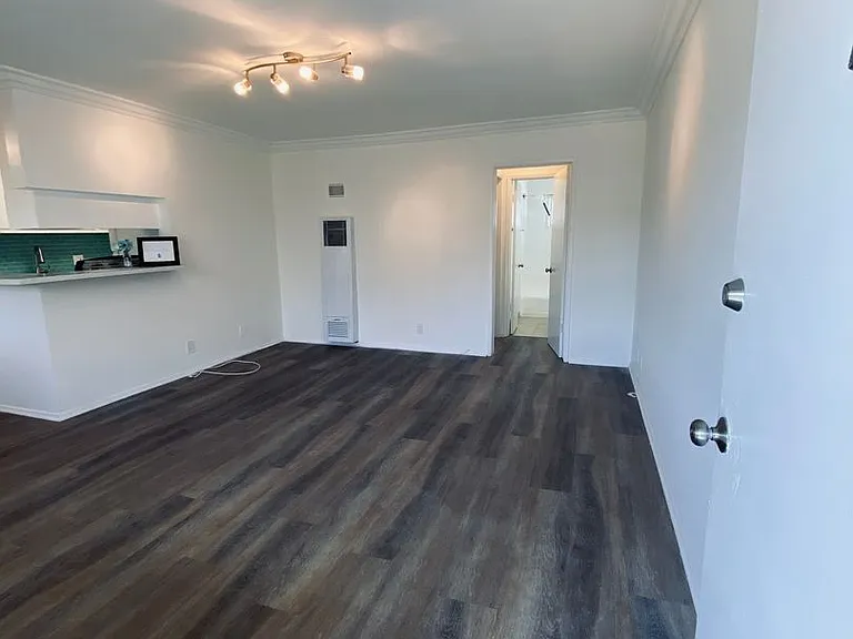 15114 Dickens St. — Photo 7