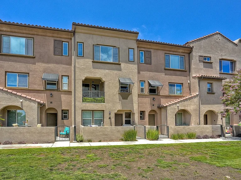 1576 Castillo Way — Photo 45