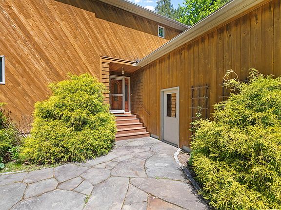 4th image of 12 Granite Ridge Road