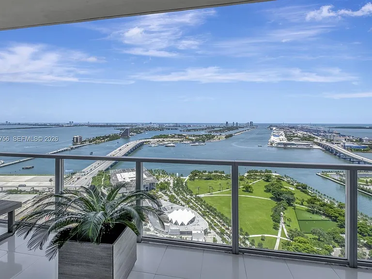 1100 Biscayne Blvd #4002 — Photo 20