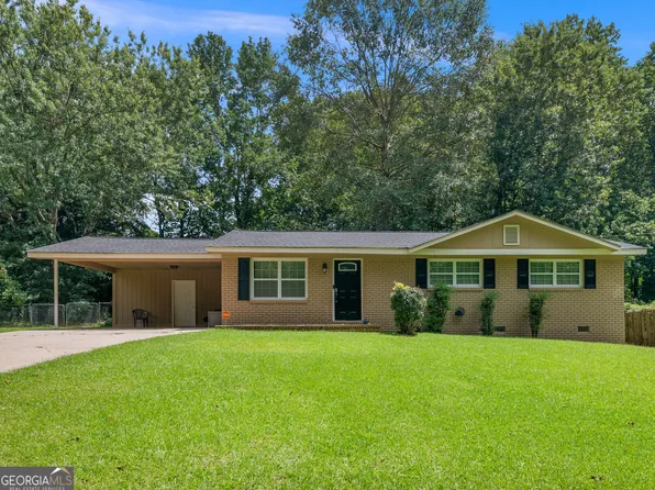 2027 Chestnut Log Dr, Lithia Springs, GA 30122