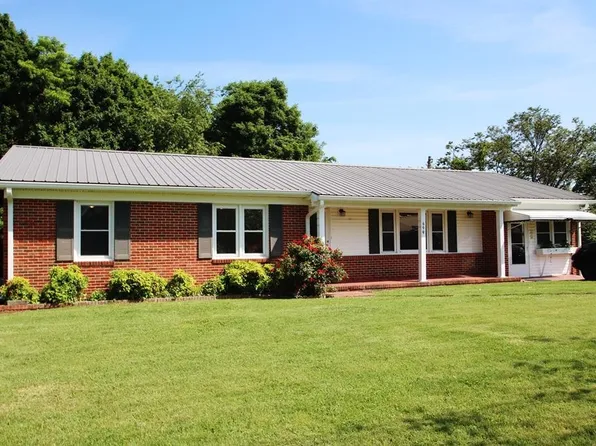 699 Old McMinnville St, Spencer, TN 38585