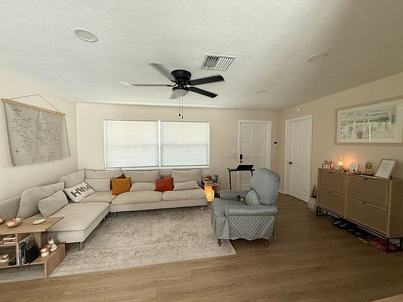 5th image of 13583 Imperial Grove Dr N