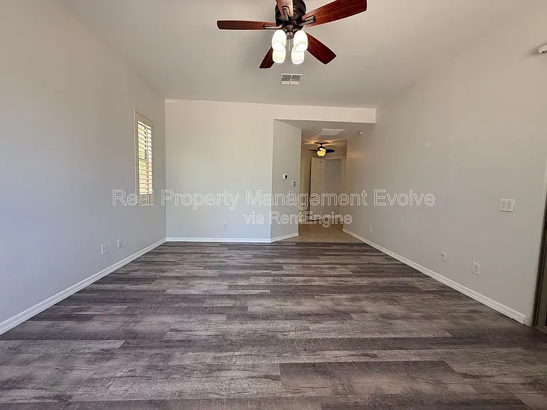 23012 N 38th Pl — Photo 18