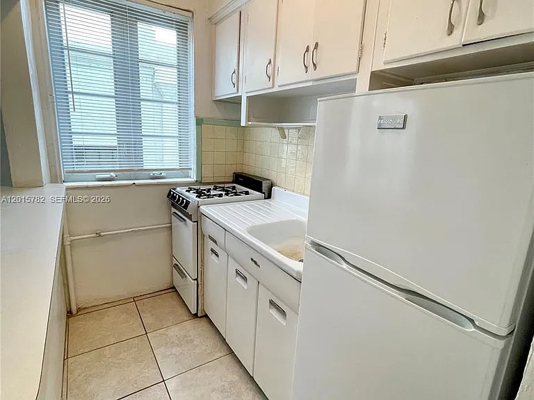 901 Collins Ave #103 — Photo 5