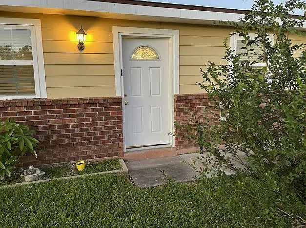 2916 Mount Kennedy Dr — Photo 2
