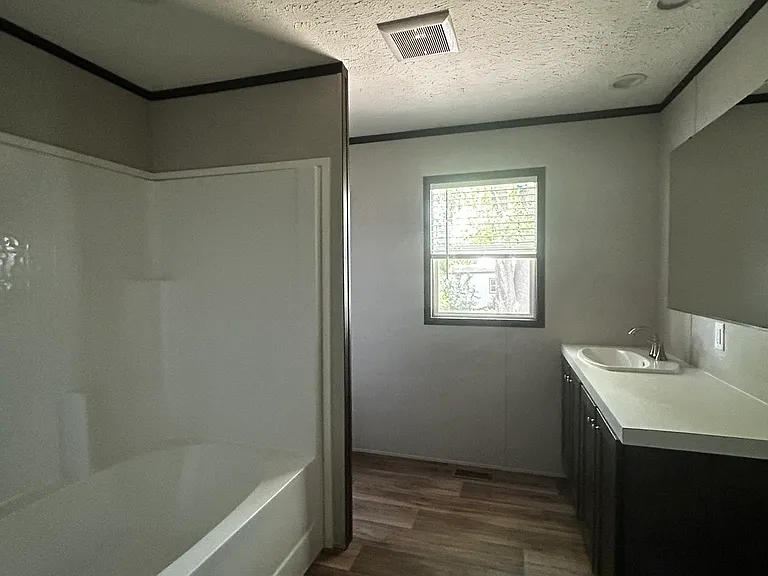 2207 W Macarthur Rd #11 — Photo 14
