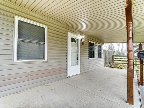 4th image of 97 Massie Dr