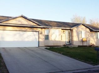 225 Willow Creek Dr, Lamar, CO 81052
