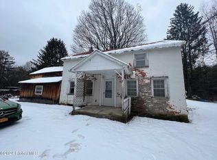 62 King Rd, Saratoga Springs, NY 12866