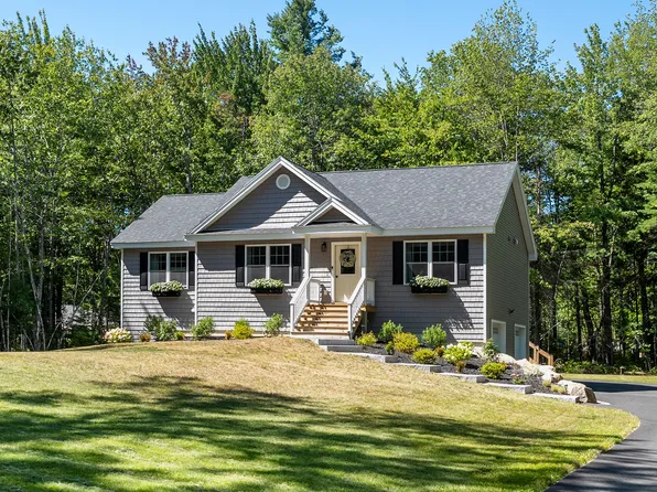 31 Oakwood Lane, Kennebunk, ME 04043
